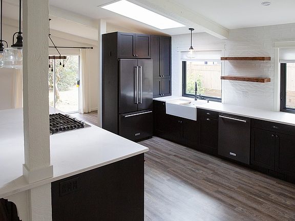 3rd image of 4064 198th St