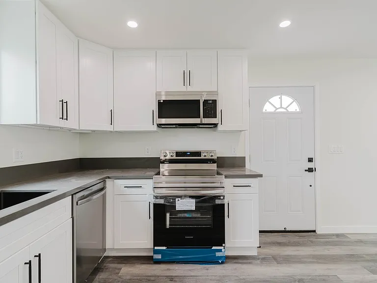 7732 Etiwanda Ave — Photo 13