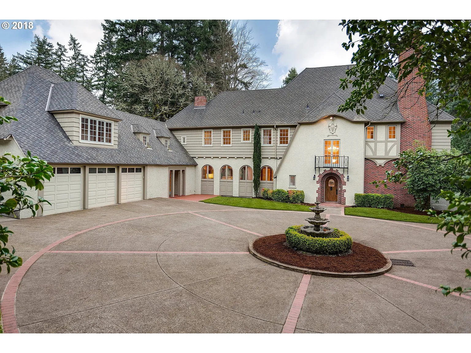 1905 SW Greenwood Rd photo 1