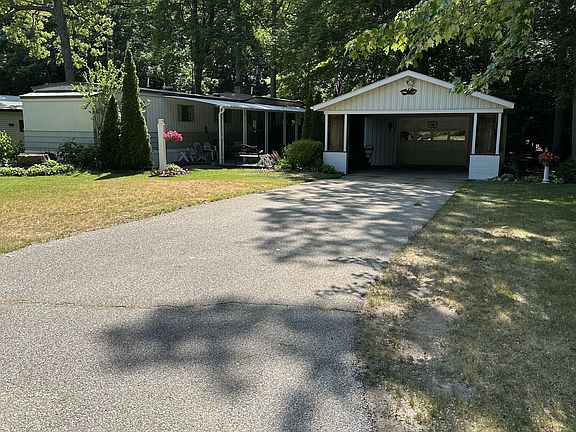 4th image of 8417 Robinhood Dr