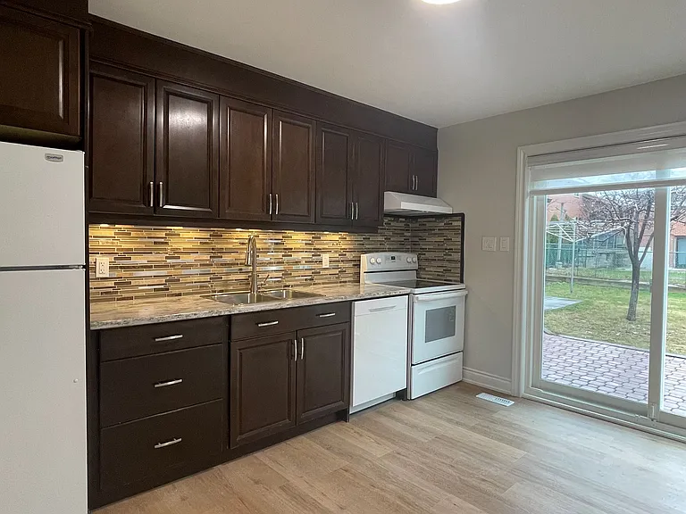144 Pleasant View Dr #GARDEN — Photo 5