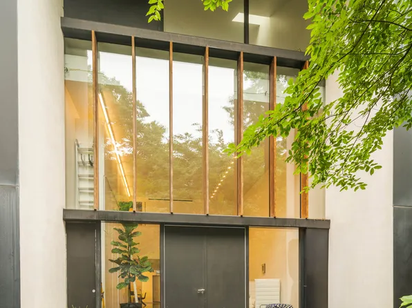 208 Vanderbilt Avenue image 3 of 14