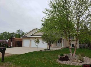 21 Village Ln, New Ulm, MN 56073