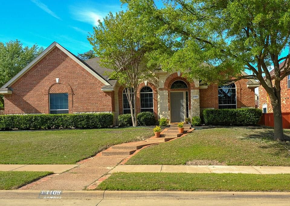1st image of 1109 Southlake Dr