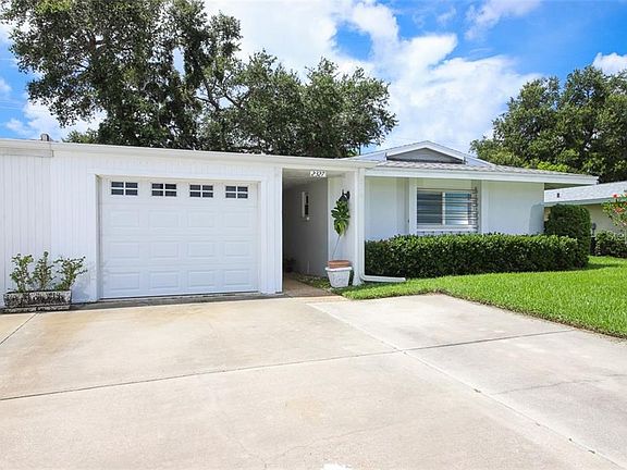 3rd image of 2327 Terry Ln