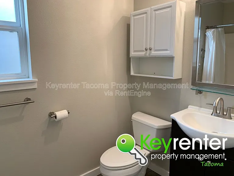 628 N Steele St — Photo 22