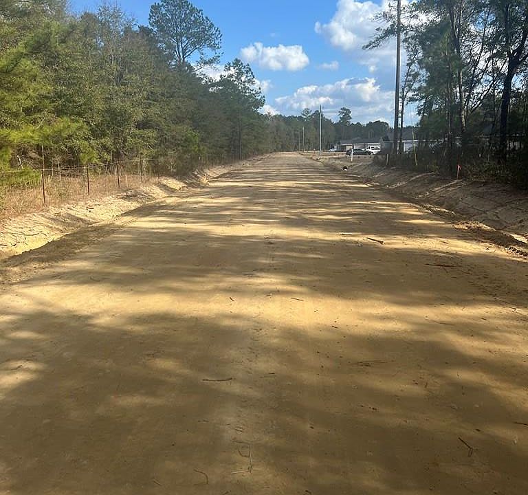 2nd image of 837 Bluff Rd