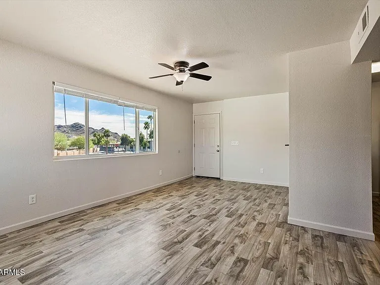 1346 E Mountain View Rd #208 — Photo 12