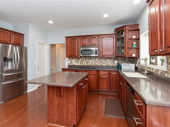 5th image of 7961 Whiting Bay Dr