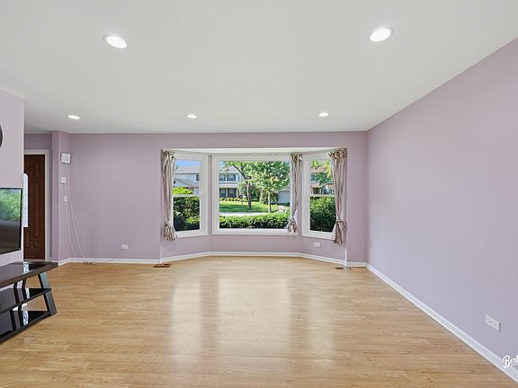 2nd image of 344 E Fox Hill Dr