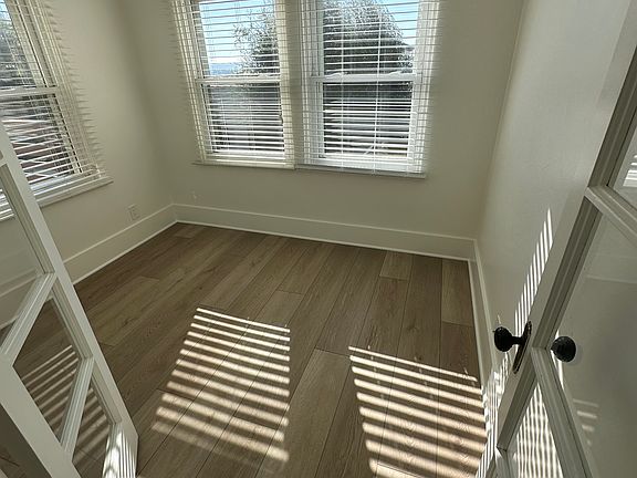 Sunny Den/Office