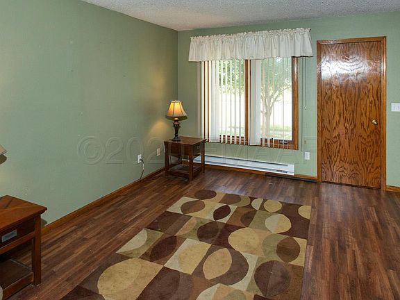 5th image of 328 13th Ave E