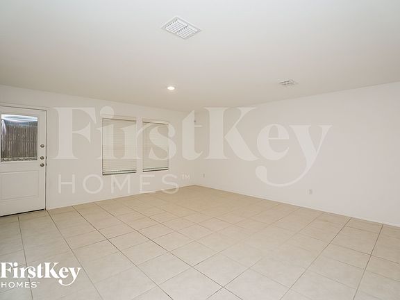 3rd image of 14841 Firerock Rd
