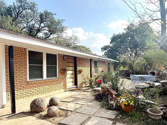 2nd image of 4505 Dudley Dr