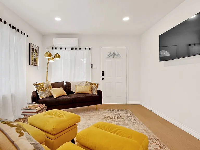 3959 Halldale Ave — Photo 4