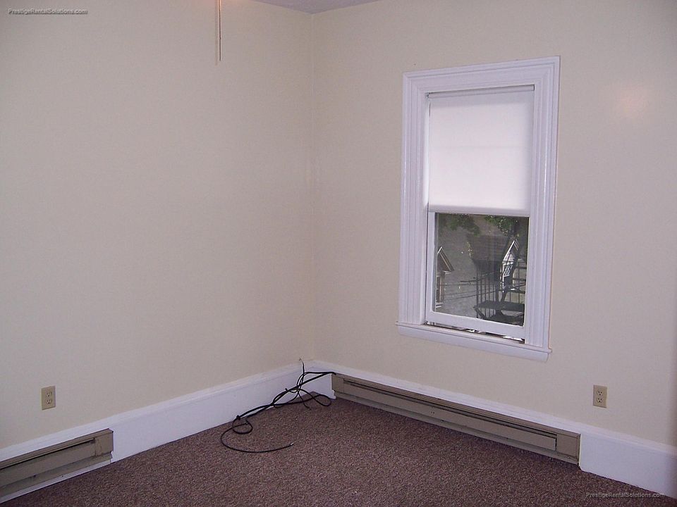 2nd image of 592 Cambridge St APT 31
