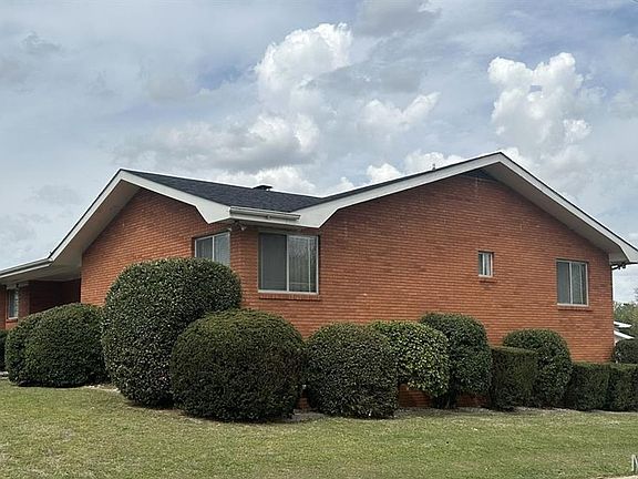 3rd image of 707 Trotter Ln