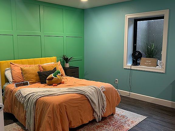 Downstairs bedroom 