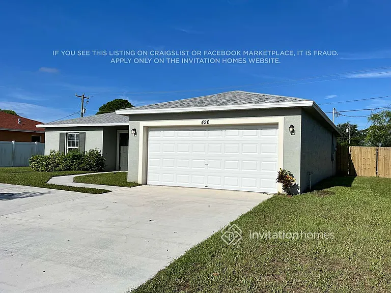 426 NW Airoso Blvd — Photo 3