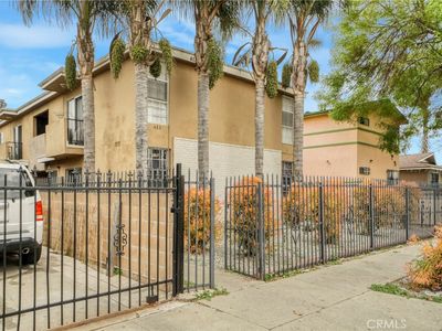 423 E 82nd St, Los Angeles, CA, 90003