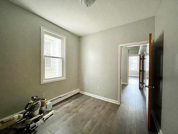 4th image of 88 Clendenny Ave #1RA