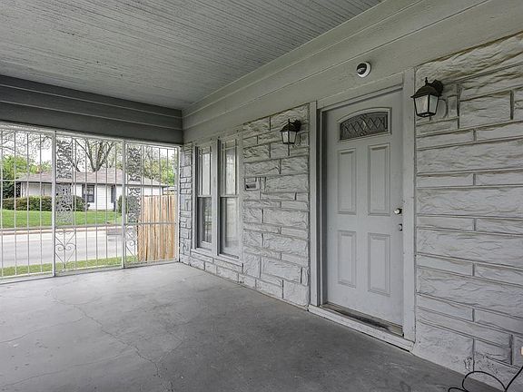 2nd image of 901 E Morningside Dr