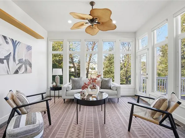 11892 S Carriage Rd, Olathe, KS 66062