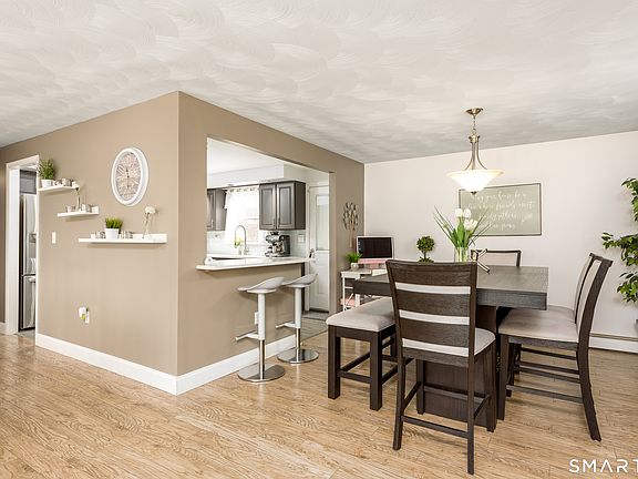 5th image of 58 Hollow Brook Road