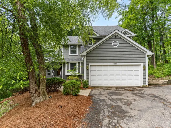 3845 Chimney Hill Dr, Blue Ash, OH 45241