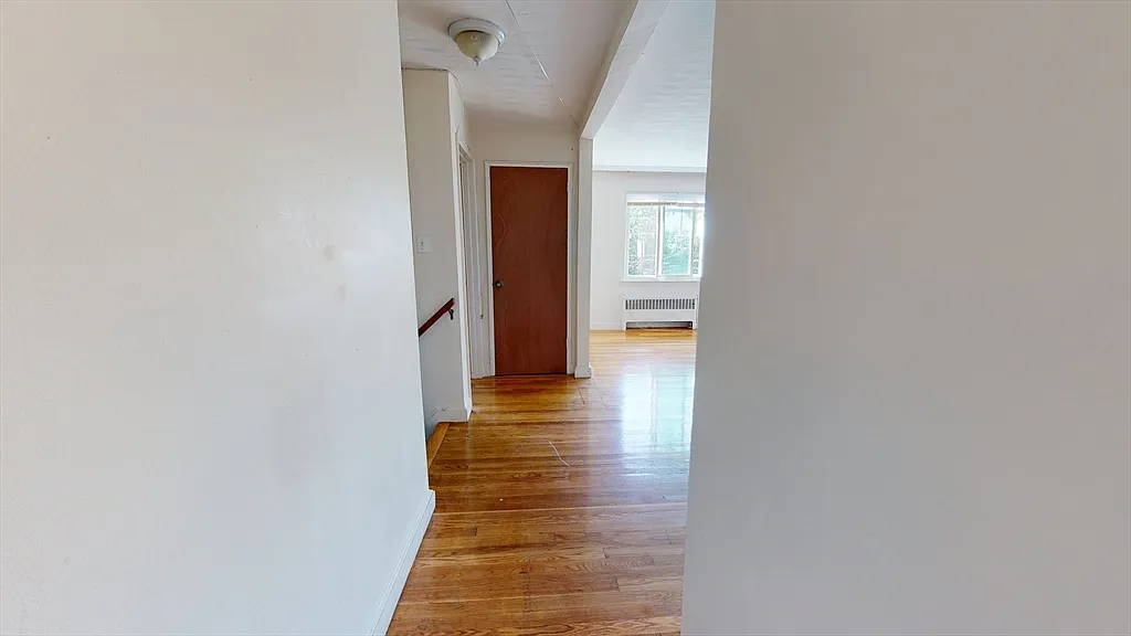 4 bed, 9999 sqft, $4,000 — Photo 3