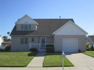 8 Centennial Dr, Rio Grande, NJ 08242