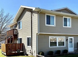 1511 Hancock Dr APT B, Normal, IL 61761