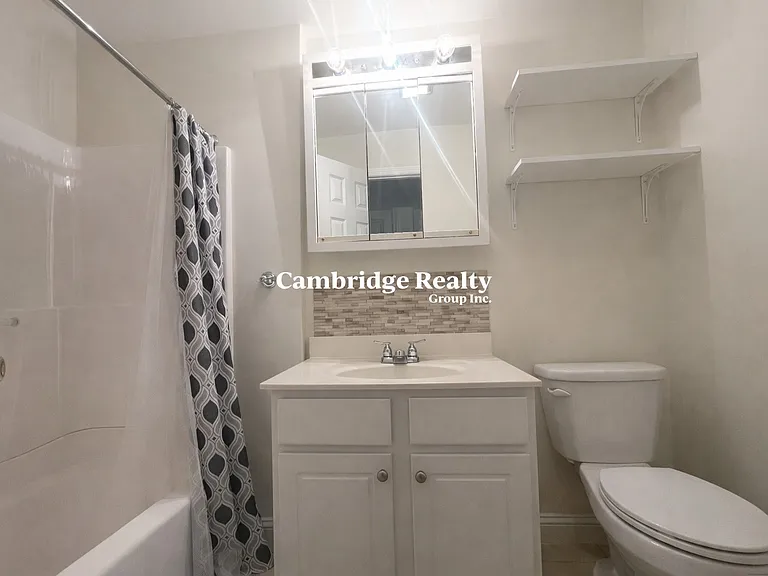 1056 Cambridge St #2T — Photo 6