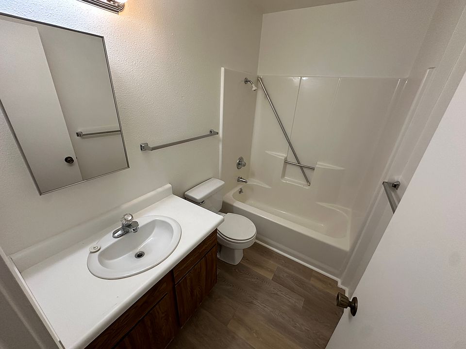 1st image of 1511 Bath St #8