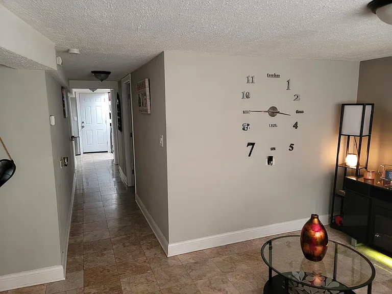 1673 N 40th Ave #G — Photo 4