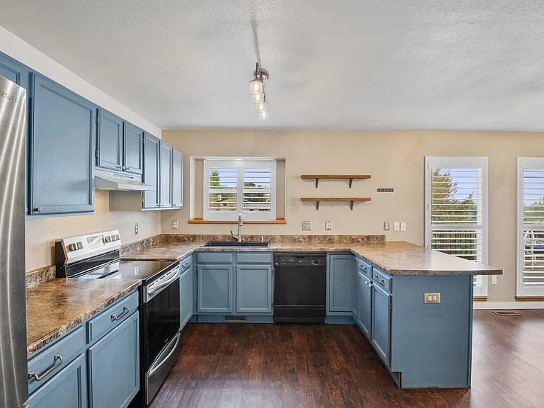 5055 Galileo Dr — Photo 6