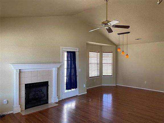 5th image of 1226 S Camellia Ln
