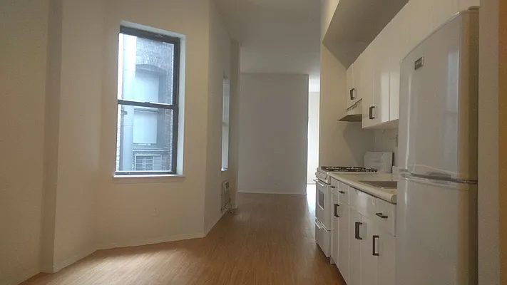 Rented by Avenues Real Estate | media 14