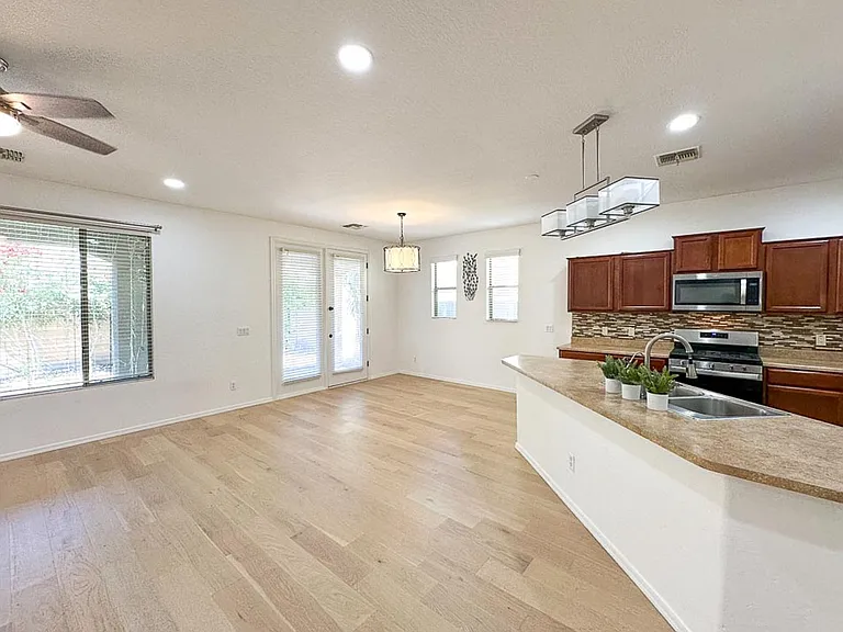 122 W Aster Dr — Photo 16