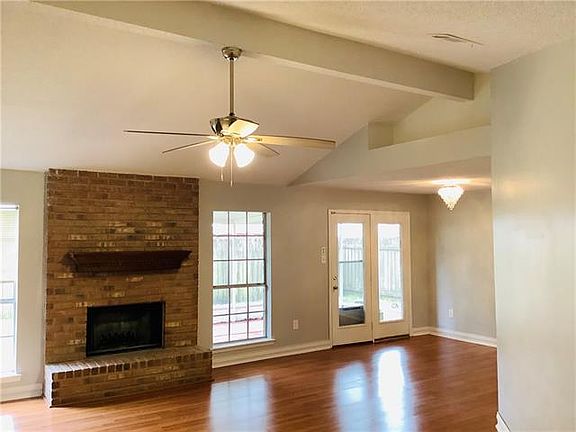 4th image of 543 Aurora Oaks Dr