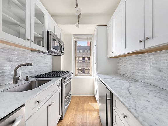 4th image of 59 W 12th St APT 10D