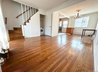 216-11 73rd Ave, Oakland Gardens, NY 11364