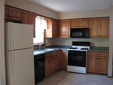 2nd image of 161 Country Green Dr