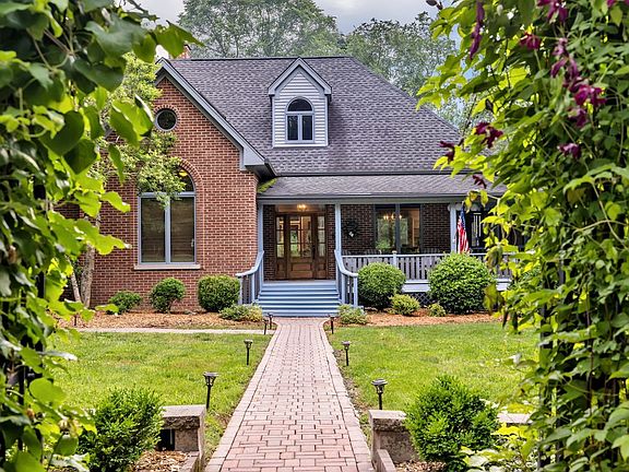 2nd image of 5024 Haven Hollow Ln