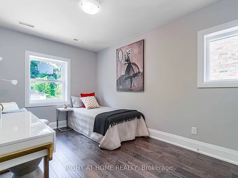 294 S Kingsway Rd #3 — Photo 13