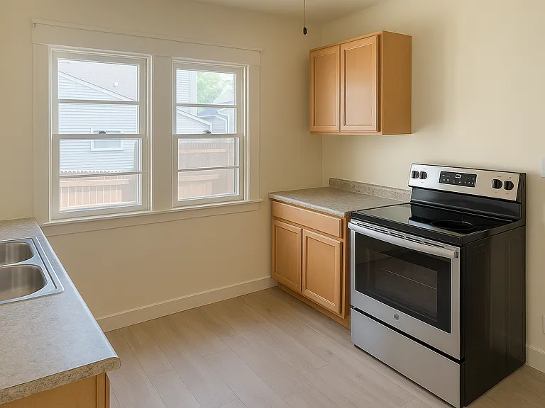 4409 Gifford Ave — Photo 1