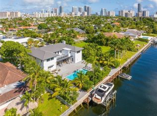 461 Poinciana Dr, Hallandale Beach, FL 33009