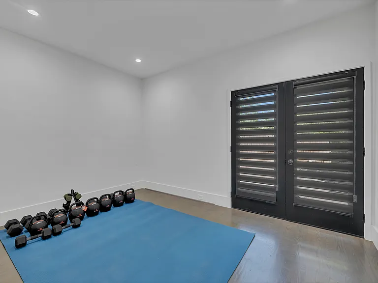 134 Carriage Dr — Photo 18