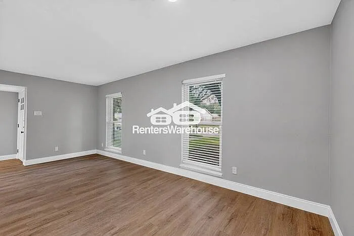 1004 Whitehall Dr — Photo 9