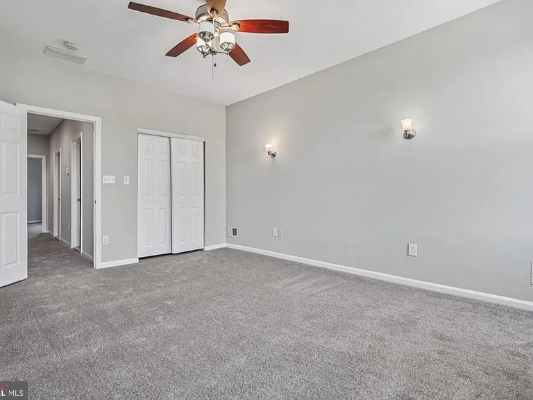424 N Luzerne Ave — Photo 10